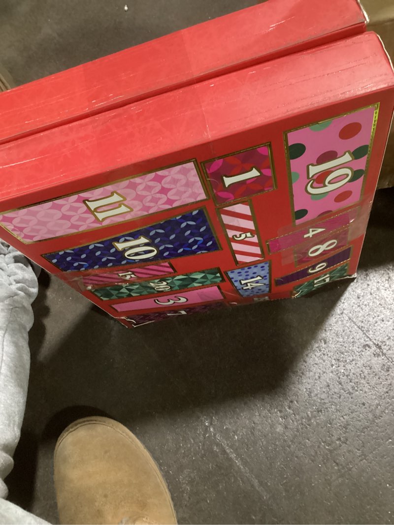 25 Days of Beauty Must Haves Advent Calendar.  