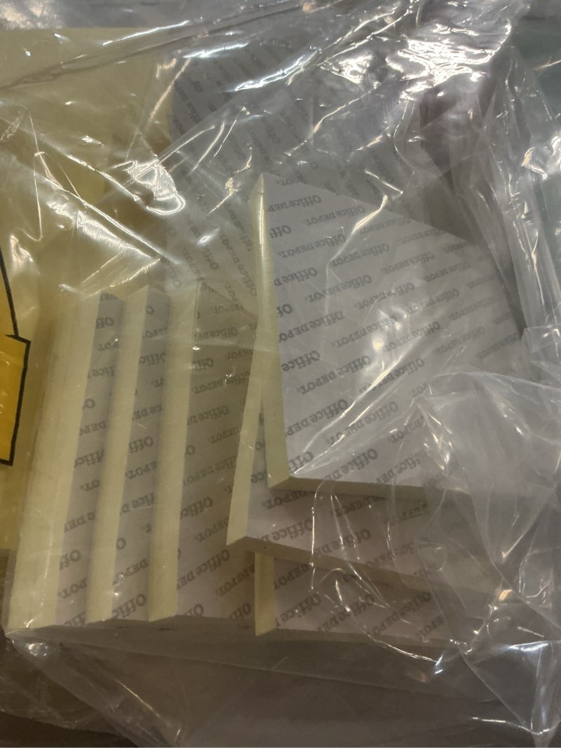 Condition photo showing Good Condition for multiple packs of miscellaneous sticky notes 