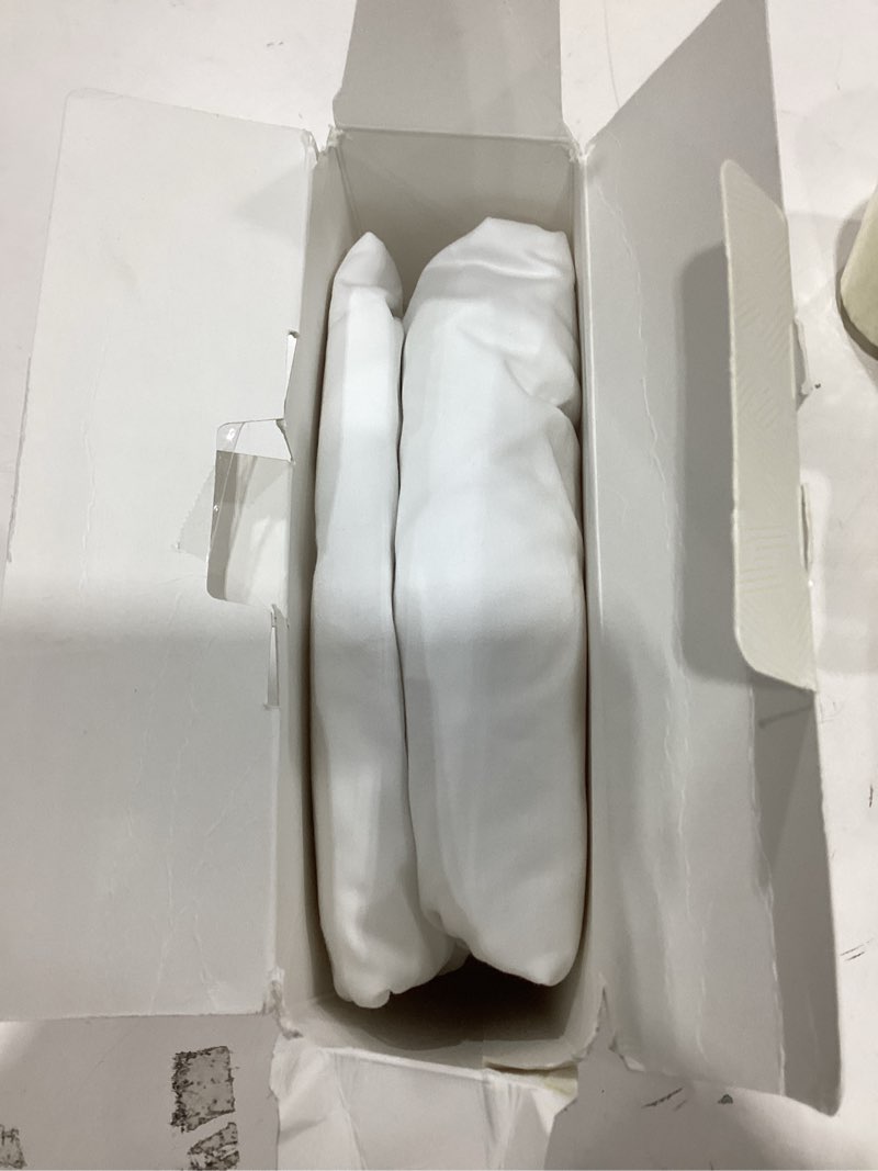 Condition photo showing As Is for Mayfair Linen 100% Egyptian Cotton Queen Fitted Sheet Only - 600 Thread Count Cotton Fitted Sheet Queen, Soft, Durable, Cooling 16" Deep Pocket Sateen Weave Bottom, Luxury Hotel Quality - White Queen 01 - White