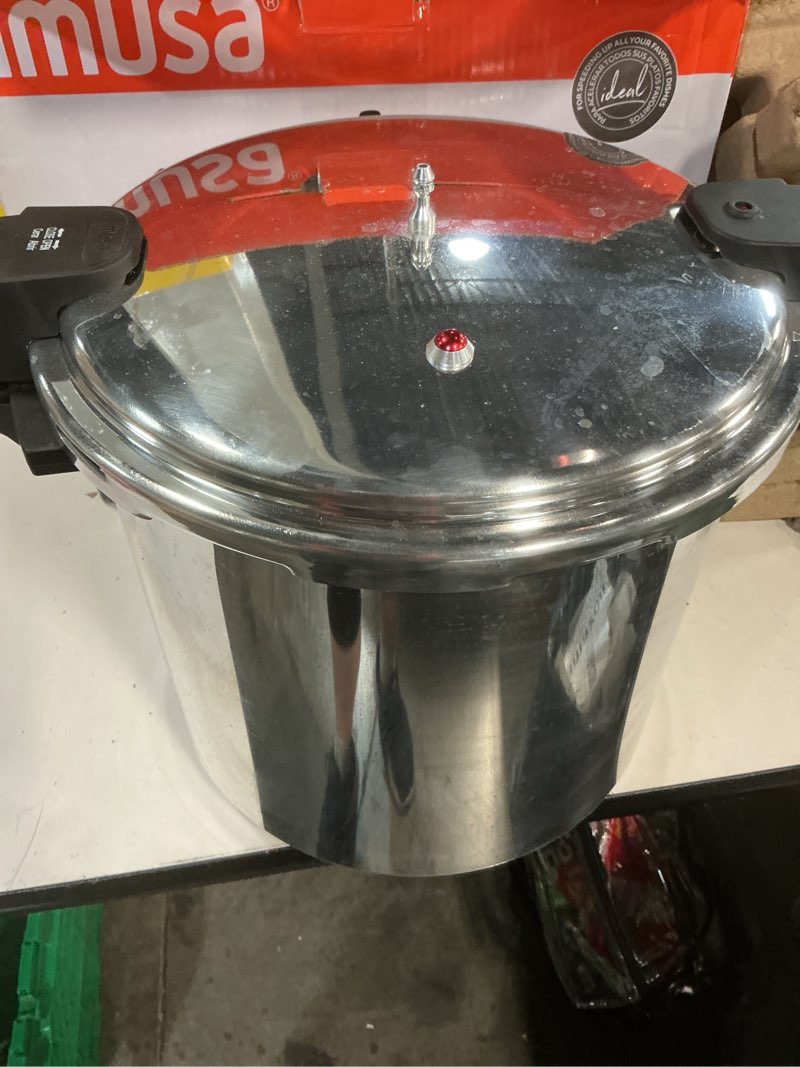 Condition photo showing Good Condition for imusa usa a417-80808 22qt jumbo stovetop pressure cooker with regulator and side handles, silver 22 quarts