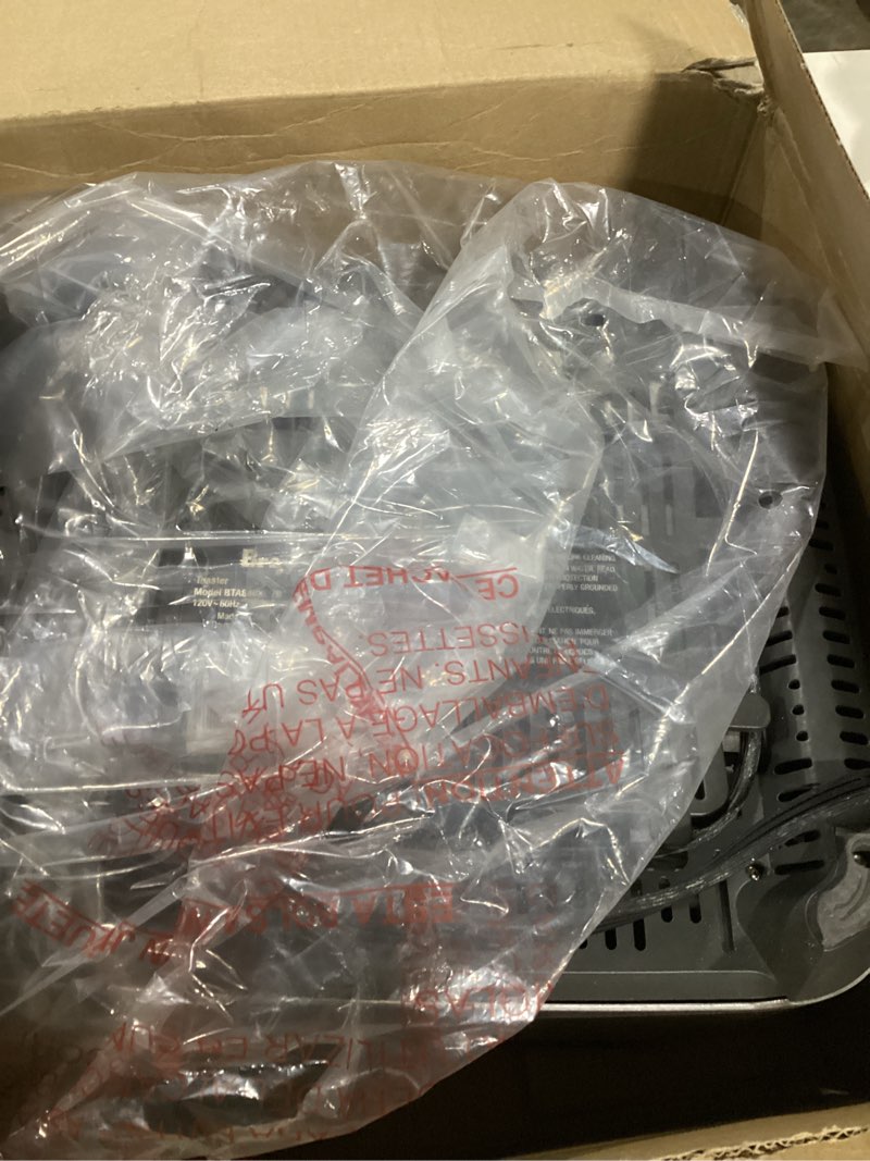 Condition photo showing Good Condition for breville 4-slice bta840xl die-cast smart toaster, brushed aluminum