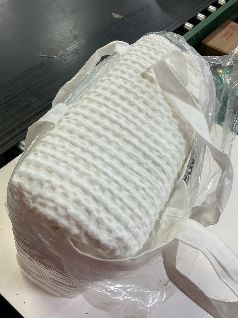 Condition photo showing Good Condition for bedsure cotton duvet cover king - 100% cotton waffle weave bright white duvet cover king size, gentlesoft™ and breathable bedding set for all season, 3 pieces, 104"x90" king (104" x 90") 02 - bright white (no comforter)