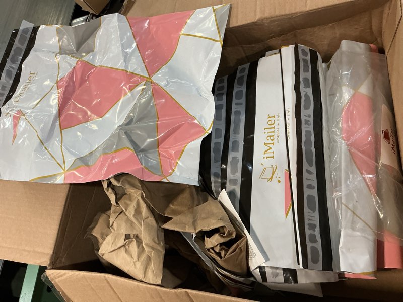 Condition photo showing Good Condition for 100 count - 12 x 15.5 inch poly mailers shipping bags envelope triangle print mailing package for clothing-self seal… pink triangle 12" x 15.5"