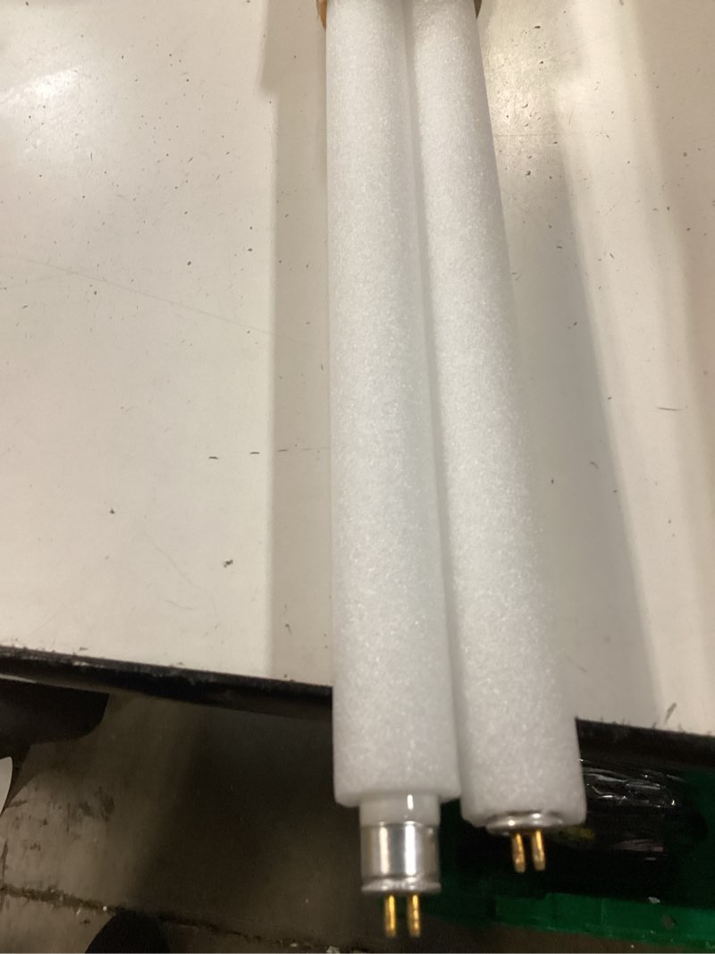 Condition photo showing Good Condition for t5 uvb reptile light 24w 10.0,uva uvb light bulb for reptiles,2 pack reptile uvb lamp tube for bearded dragon