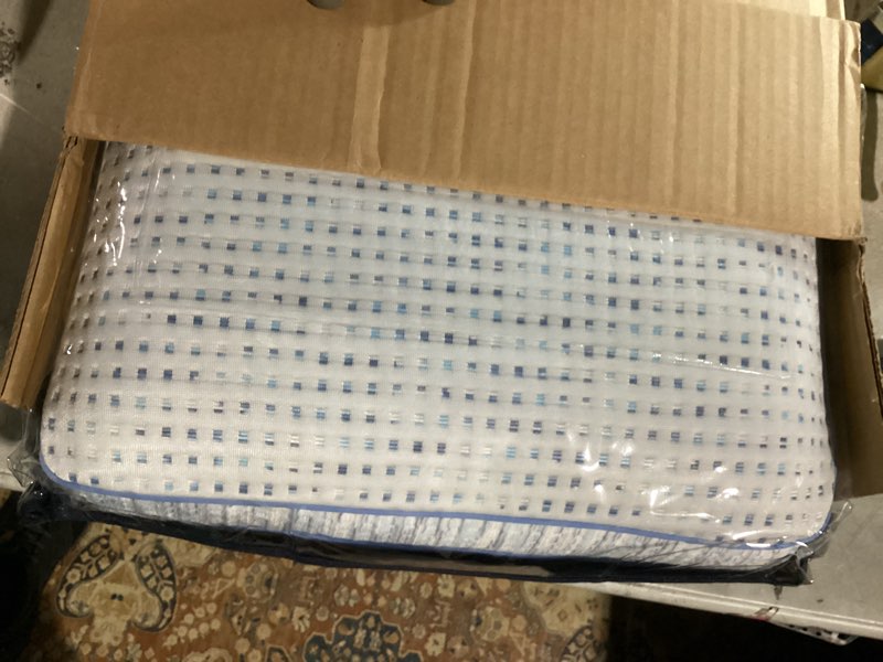 Condition photo showing Good Condition for Serta ThermaGel w Memory Foam Pillow with AQUACOOL, Queen (U.S. Standard), White