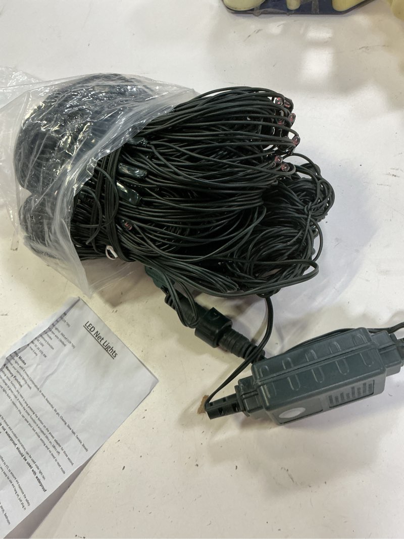 Condition photo showing Good Condition for ((Similar))Led Christmas Net Lights Outdoor Christmas Bushes Lights 120Led 6ftx5ft, Connectable Outdoor Indoor Mesh Net Lighting for Xmas Holiday, Garden, Lawn, Shrubs, Trees, Bushes Decorations(White and Blue) White Blue 6ftx5ft