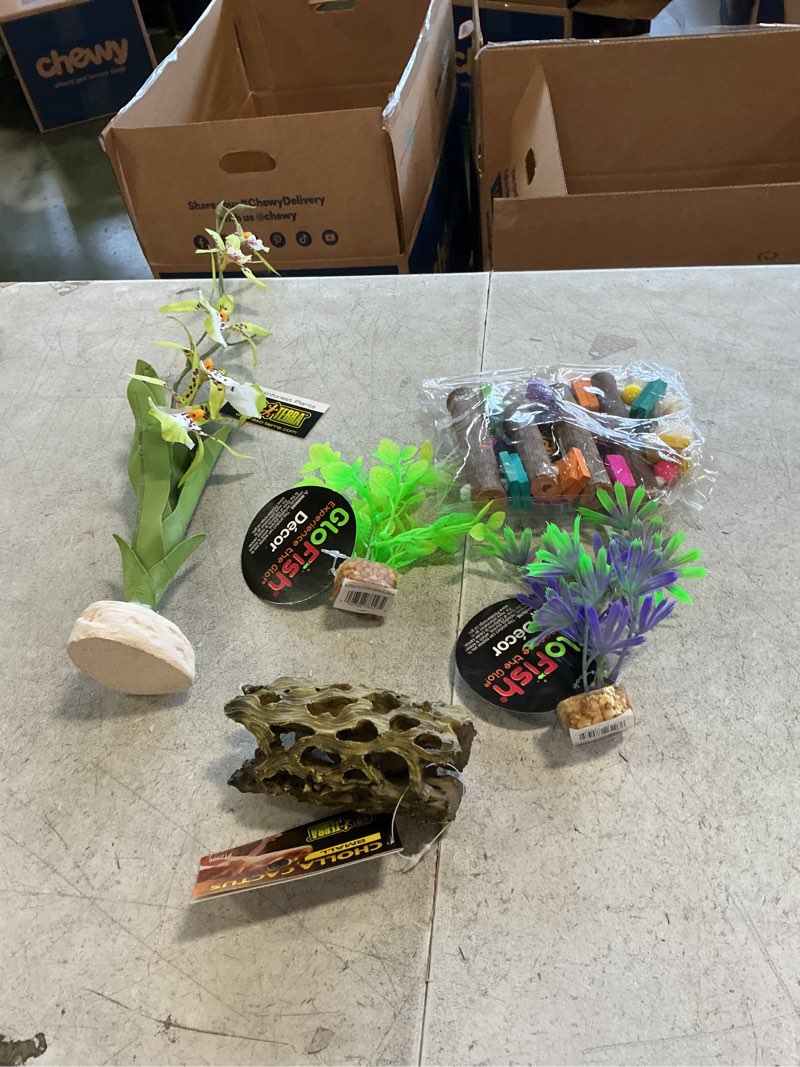 Condition photo showing New/Like New for Assortment of small pet items,miscellaneous small,variety of items,multiple pieces,5 pieces total
