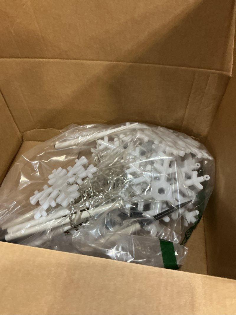 Condition photo showing Good Condition for Christmas Snowflake Pathway Lights Outdoor 10 Pack Waterproof Snowflake Light 8 Lighting Modes Xmas Walkway Marker Lights LED Stake Sidewalk Light for Christmas Decorations Outdoor Garden Patio Yard 10 Pack White