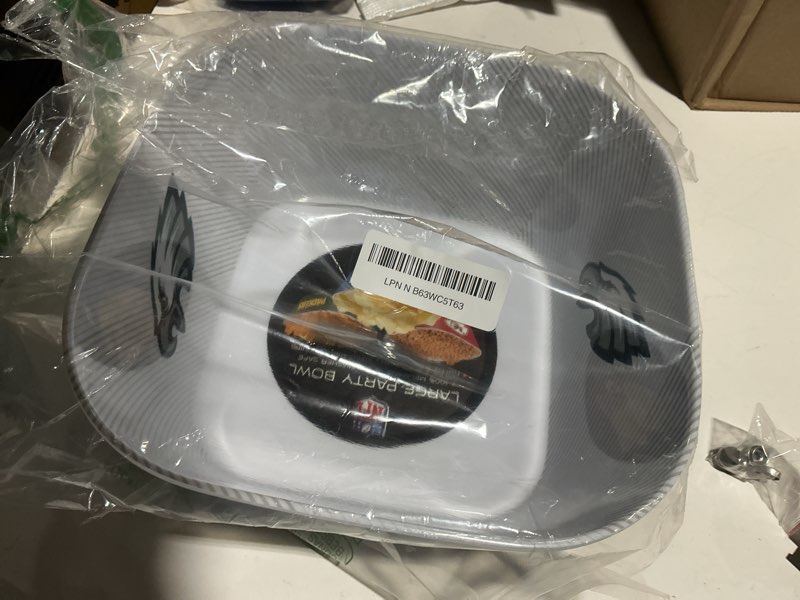 Condition photo showing Good Condition for youthefan nfl officially-licensed large party bowl - 100% melamine, dishwasher safe, bpa free - holds large bag of chips - sleek design - perfect for game day or any day philadelphia eagles one size team colors