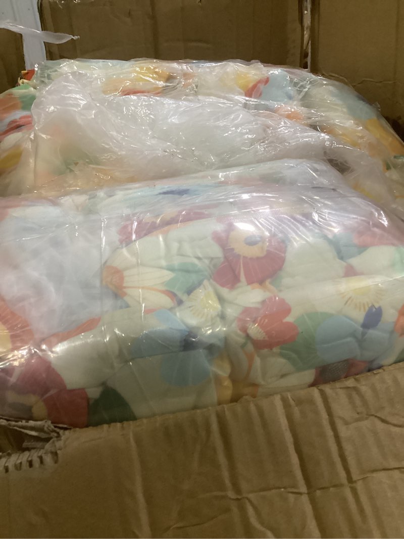 Condition photo showing Good Condition for 2 pack outdoor chaise lounge chair cushion 75.1 x 22.8 x 4.7 inches 100% waterproof replacement cotton patio pool lounge chair cushion for outdoor furniture with ties,daisy 2 pack 7#