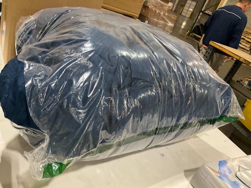 Condition photo showing Good Condition for blanket