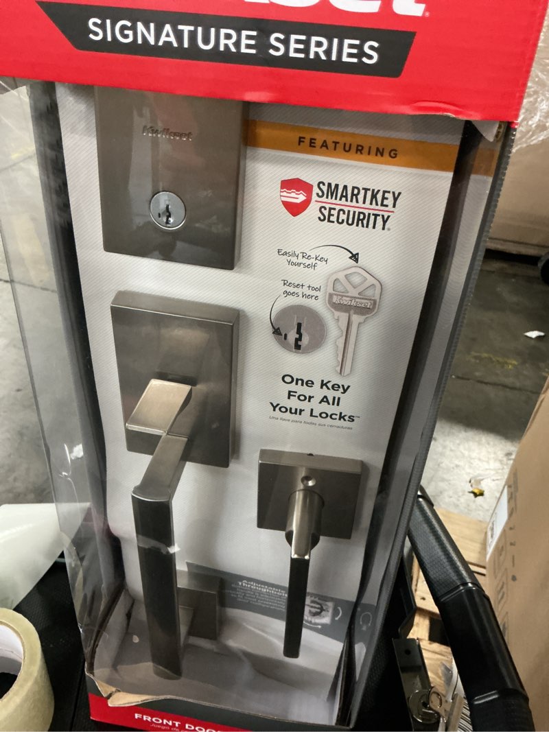 Condition photo showing Good Condition for kwikset smartkey san clemente satin nickel handleset right or left handed