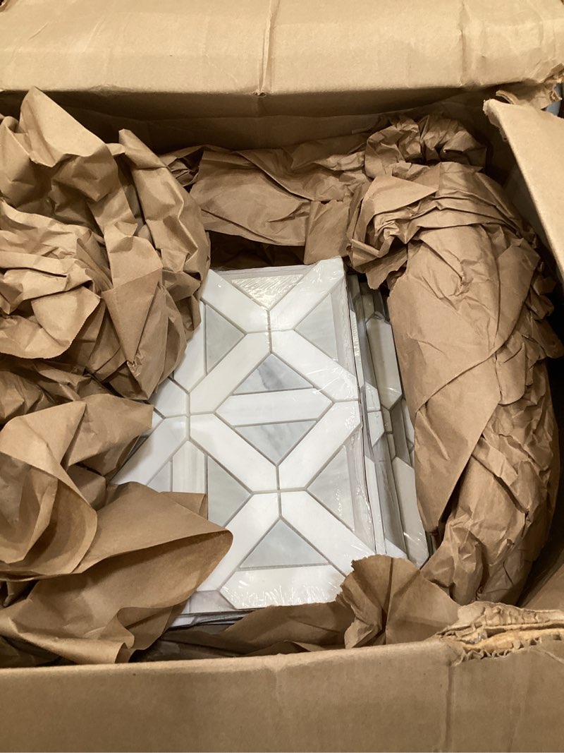 Condition photo showing Good Condition for msi bianco dolomite geometrica polished marble mosaic tile for kitchen and bathroom accent walls, mesh mounted geometrica cool white case