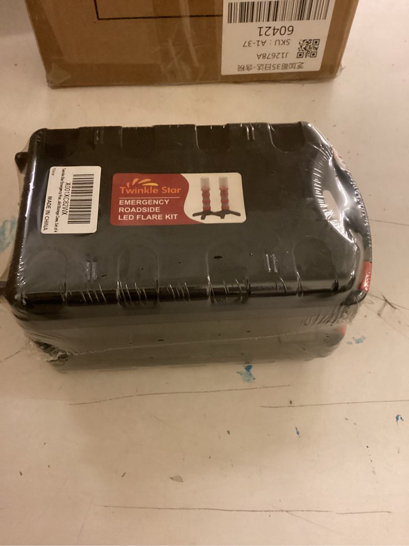 Condition photo showing New/Like New for twinkle star emergency roadside flares kit led safety strobe road warning light highway beacon alert flare with magnetic base, detachable stand, solid storage case (set of 4) gray 4 sets