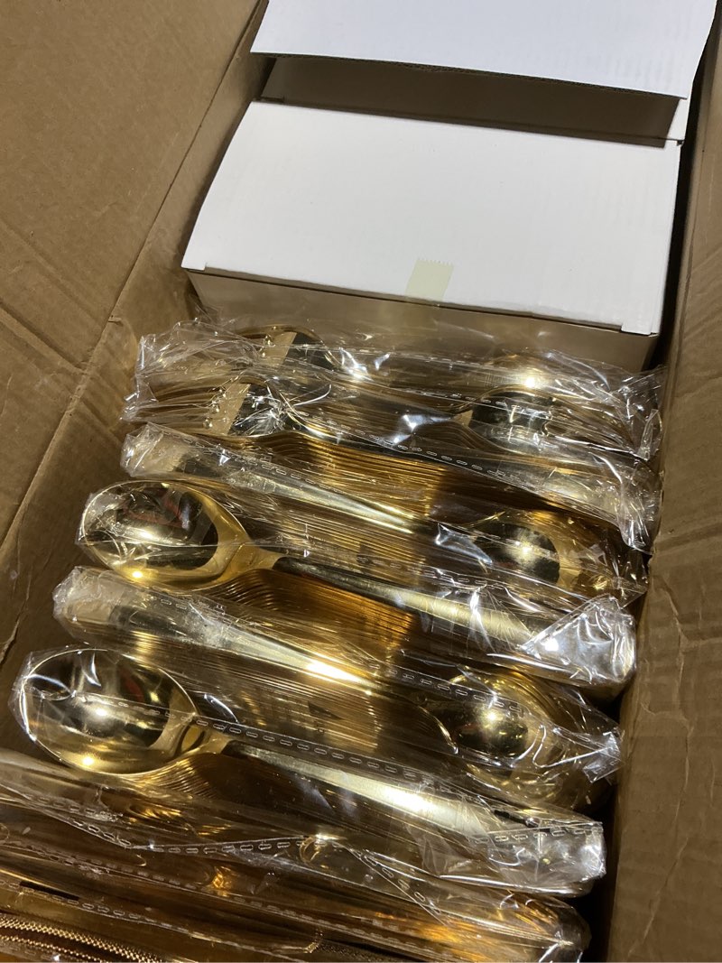 Condition photo showing Good Condition for bUCLA 600PCS Clear Plates with Gold Trim - Clear Gold Dinnerware Set Disposable Include 100 Dinner/100 Dessert Plates, 100 Knives, 100 Forks, 100 Spoons, 100 Cups for Wedding, Party & Thanksgiving 100 Guests Clear Gold