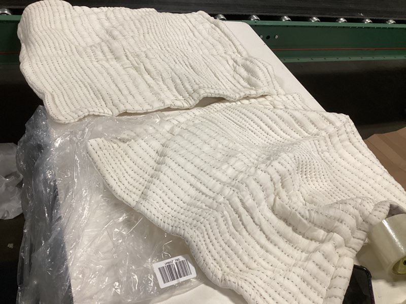Condition photo showing Good Condition for organic cotton channel stitch shams, undyed, set of 2
