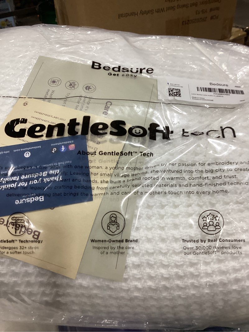 Condition photo showing Good Condition for bedsure 100% cotton blanket queen size for bed - cooling breathable and soft for summer, thick cozy waffle weave blanket gifts for women, white, 90x90 inches 01 white queen (90" x 90")
