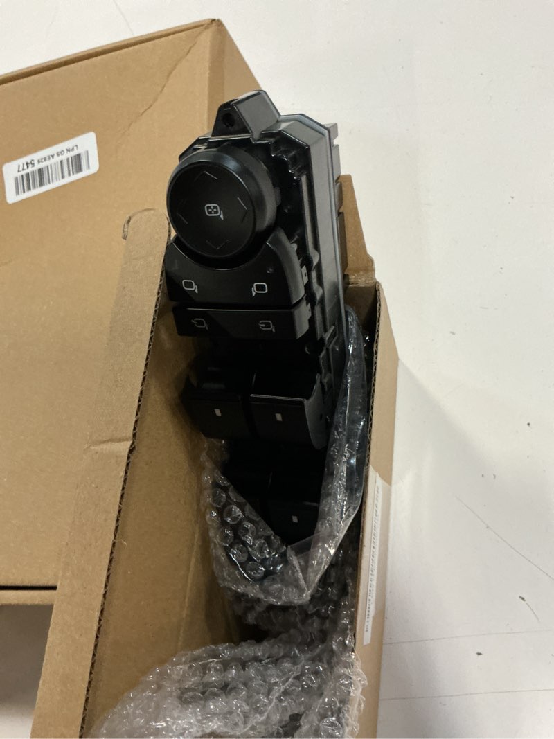 Condition photo showing New/Like New for 20835553 master power window switch, with folding mirror control, driver side door switch fit for cadillac escalade, chevrolet silverado avalanche suburban tahoe, gmc sierra yukon