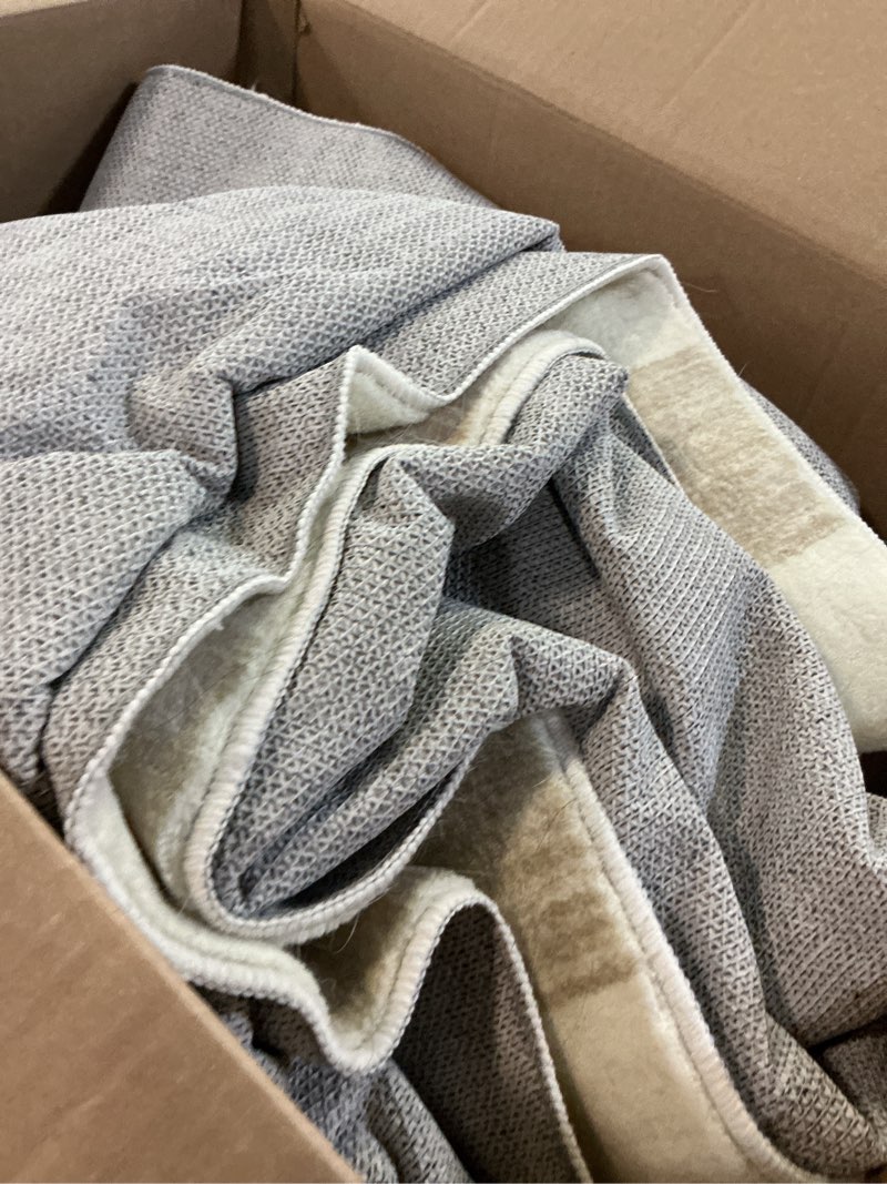 Condition photo showing As Is for evergrace checkered plaid area rug, soft faux wool, 8x10, washable, anti slip, large carpet for entryway, bedroom, living room, hallway, kitchen, dining room, laundry, beige 8' x 10' (rectangular) beige