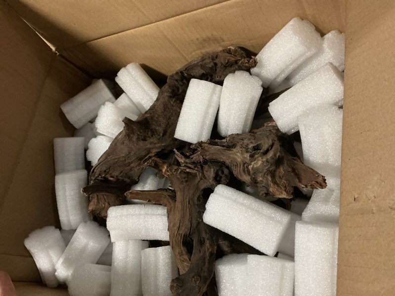 Condition photo showing As Is for LANDEN Panna Natural Driftwood for Aquarium Decor Freshwater Fish Tank(12-16 inches, 30-40cm) 4pcs Terrariums Vivariums Reptile and Amphibian Enclosures Lizard Bearded Dragon Tortoise Various Shapes Panna Driftwood XL (12-16 inches, 30-40cm), 4pcs