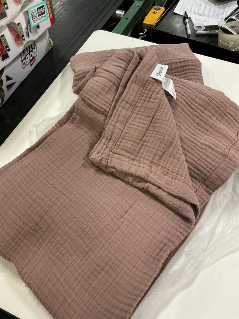 Condition photo showing Good Condition for organic cotton gauze blanket king 