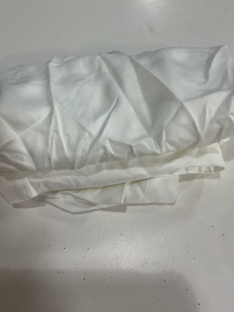 Condition photo showing New/Like New for bamboo pillowcase , standard, white