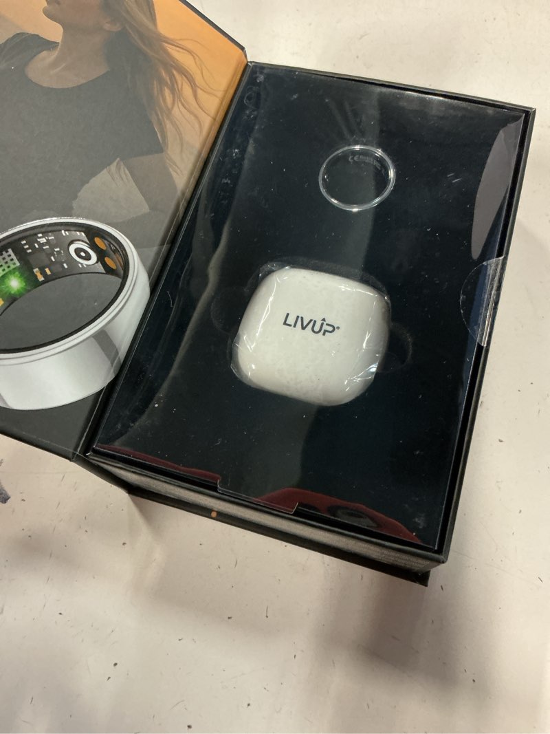 Condition photo showing Good Condition for livup smart ring, silver, size 8