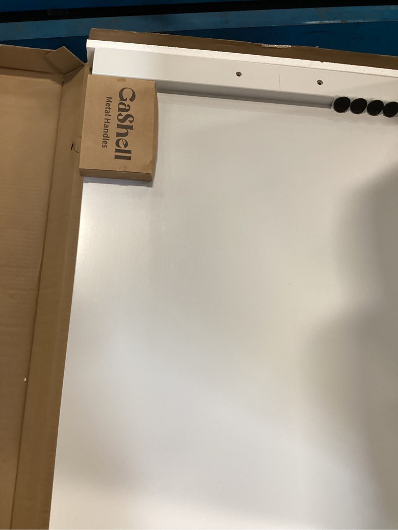 https://lotting-media.assets.bidfta.com/lotting_874e38b6-cc2d-4637-b46b-c7c68a1de2e8