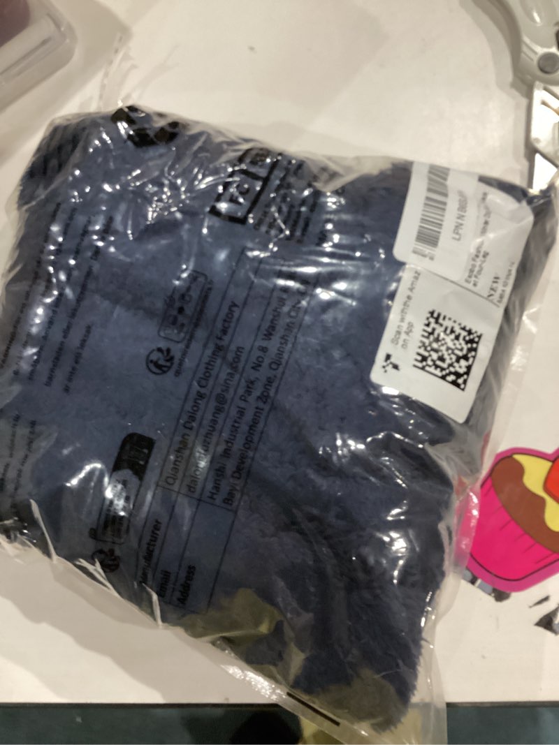 Condition photo showing Good Condition for Esobo Fashion Winter Dog Warm Coat Jacket Four-Legged Neck Warm Pet Sweaters for Small Medium Large Dogs Navy X-Large