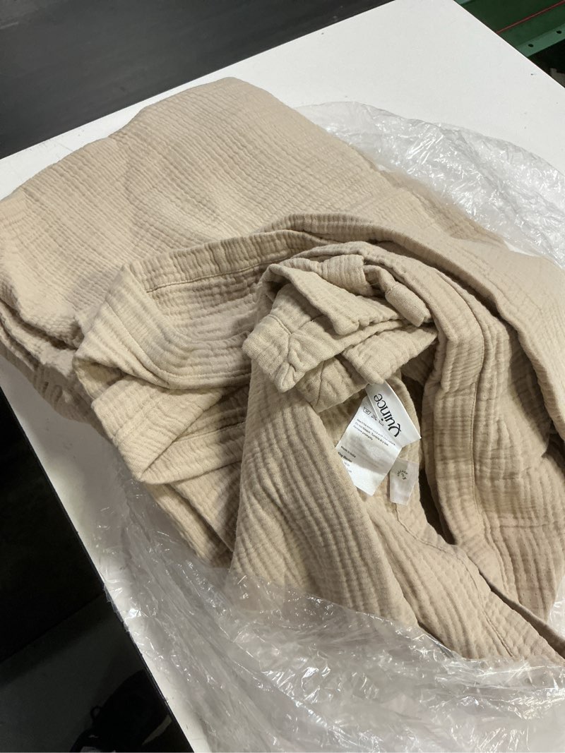 Condition photo showing Good Condition for quince 100% organic cotton airy gauze king blanket dune
