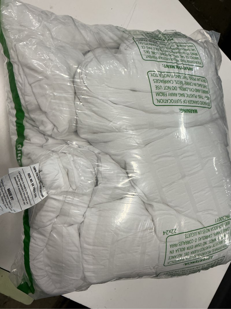 Condition photo showing Good Condition for love's cabin duvet cover set, 100% rayon derived from bamboo, twin size | 2 piece silky soft breathable cooling bedding set, 1 duvet cover and 1 pillowcase (no comforter insert), 88”x88, white