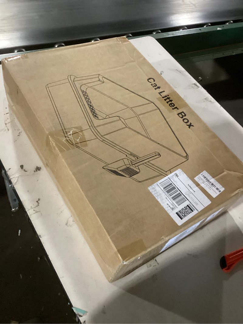 Condition photo showing New/Like New for stainless steel litter box, extra large litter boxes for big cats, xlarge metal cat litter box with lid, anti-urine leakage xl box with high sides, easy clean, non-sticky, scoop included
