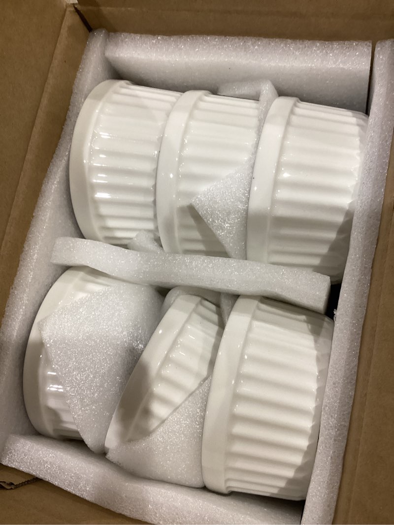 Condition photo showing Good Condition for le tauci ramekins 4 oz oven safe, creme brulee ramekins, pudding custard cups souffle ramiken, dipping sauce dishes, ceramic ramekin bowls set of 6, white 4 oz white