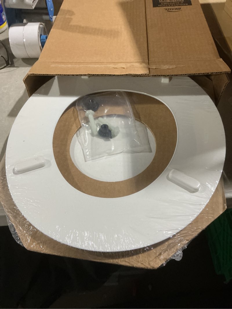 Condition photo showing Good Condition for bemis 400tta economy durable wood toilet seat, round, white