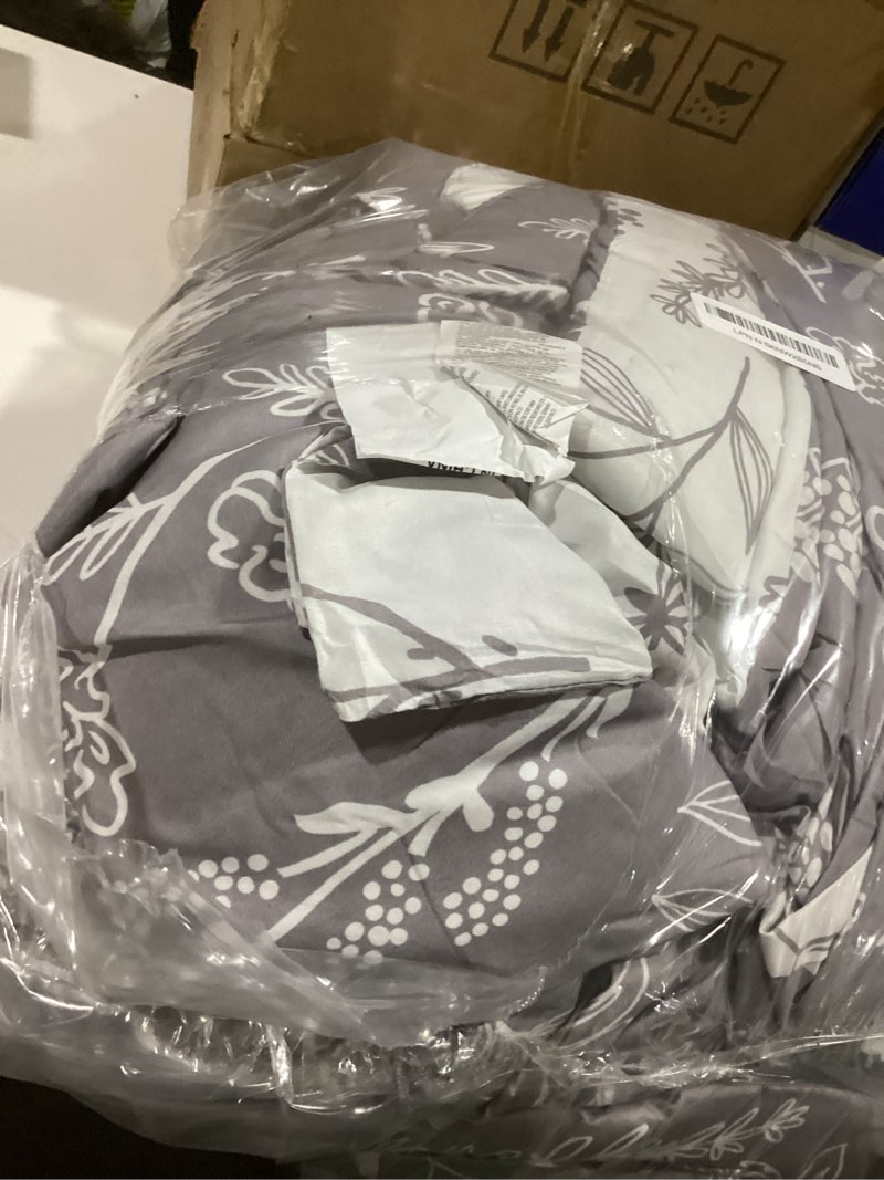 Condition photo showing Good Condition for joiedomi california king comforter set grey, 3 pieces floral california king bedding set with 1 soft reversible botanical comforter and 2 pillow shams, bed in a bag for all seasons 03 - grey california king