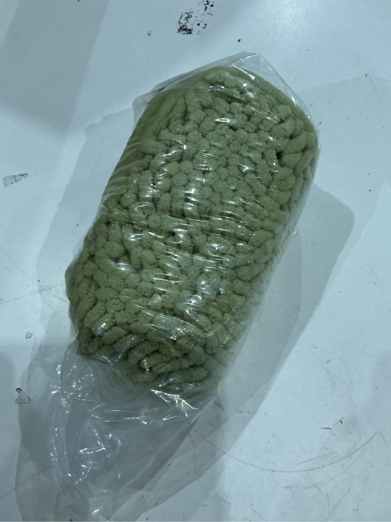 Condition photo showing Good Condition for yeaban mini bathroom rugs 12"x12" – chenille bath mats | absorbent and washable bath rug non-slip, plush and soft rugs for bathroom, shower, sink(rust)