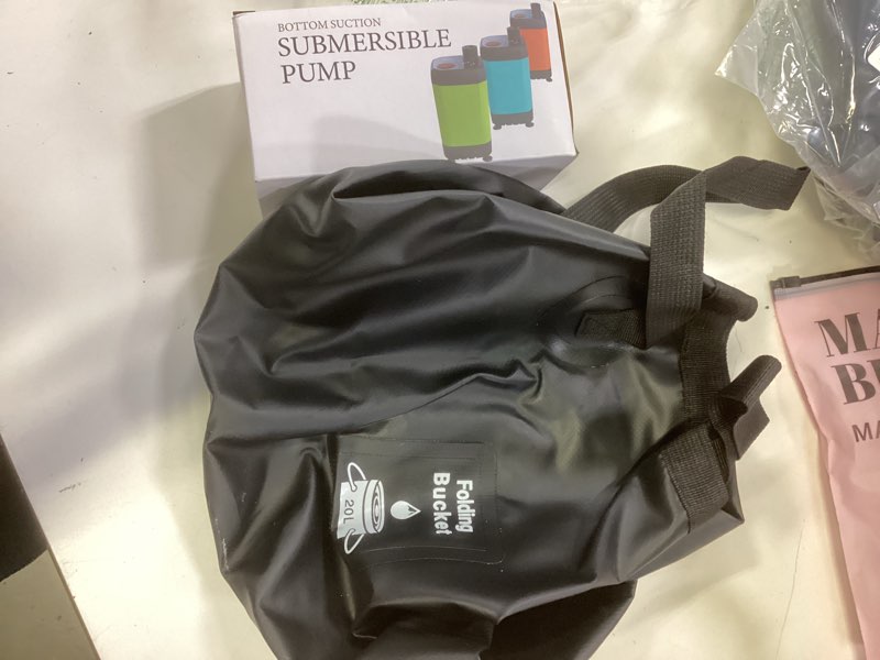 Condition photo showing Good Condition for collapsible bucket with handle, lightweight folding water container, portable collapsible bucket for fishing, camping, hiking, backpacking, outdoor survival, car washing black 20l
