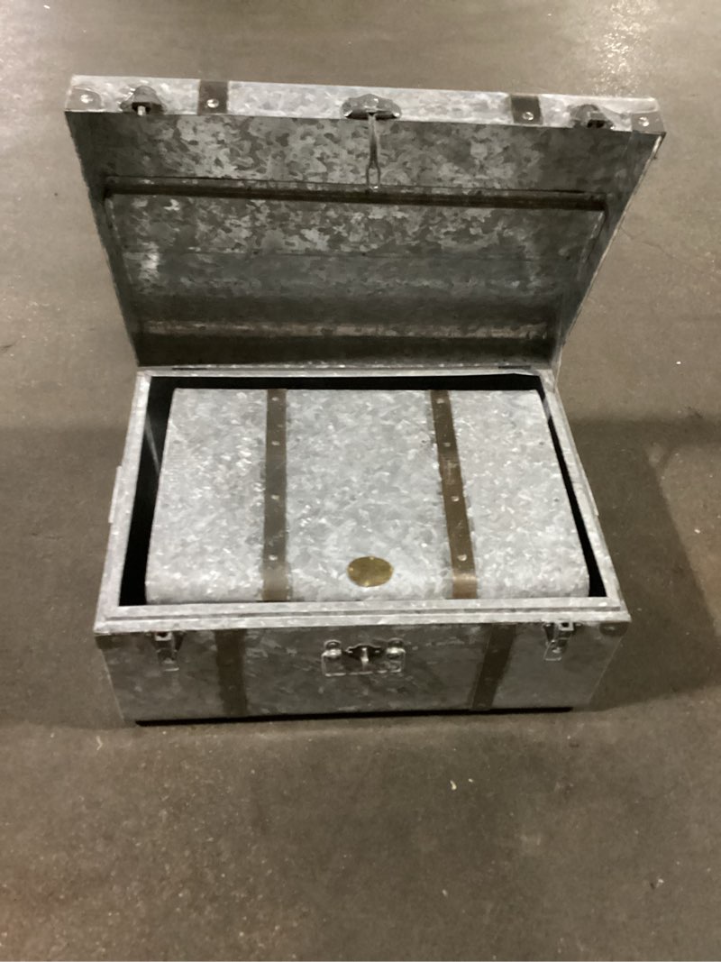 https://lotting-media.assets.bidfta.com/lotting_87b8d29d-0711-4980-9586-1ac8ba97f07d