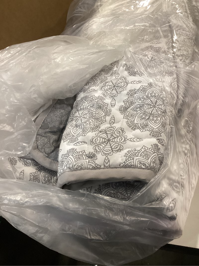 Condition photo showing Good Condition for WONGS BEDDING Boho King Quilt Set, Grey Bohemian King Quilt Bedding Set, Lightweight Microfiber Bed Decor Bedspread for All Season 103"x90"(3 Pieces) King Grey