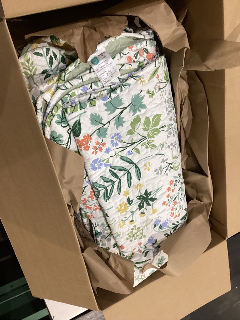 Condition photo showing Good Condition for Travan 3-Piece Quilt Set Quilted Bedspread Lightweight Coverlet Set Garden Style Floral Printed Oversized Quilted Bedding Set with Shams for All Season, Exquisite, Queen Size Qs-exquisite Queen