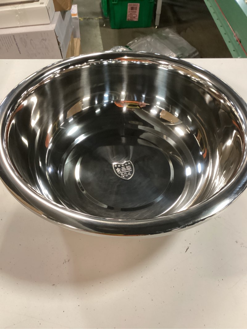 Condition photo showing New/Like New for stainless steel mixing bowl