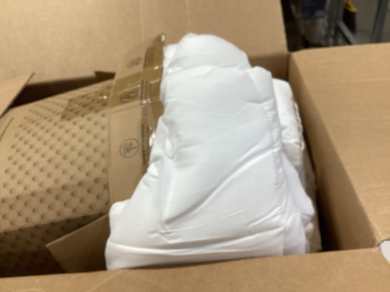 Condition photo showing Good Condition for bedsure comforter duvet insert - quilted comforters king size, all season duvet, gentlesoft down alternative bedding blanket, with 8 tabs, gifts for women/men, white, king 90 x 102 inches white king