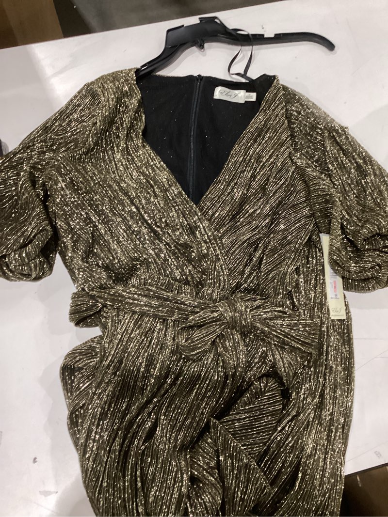 Condition photo showing New/Like New for Eliza J Women's Elbow Sleeve V-Neck Long Dress 10 Gold