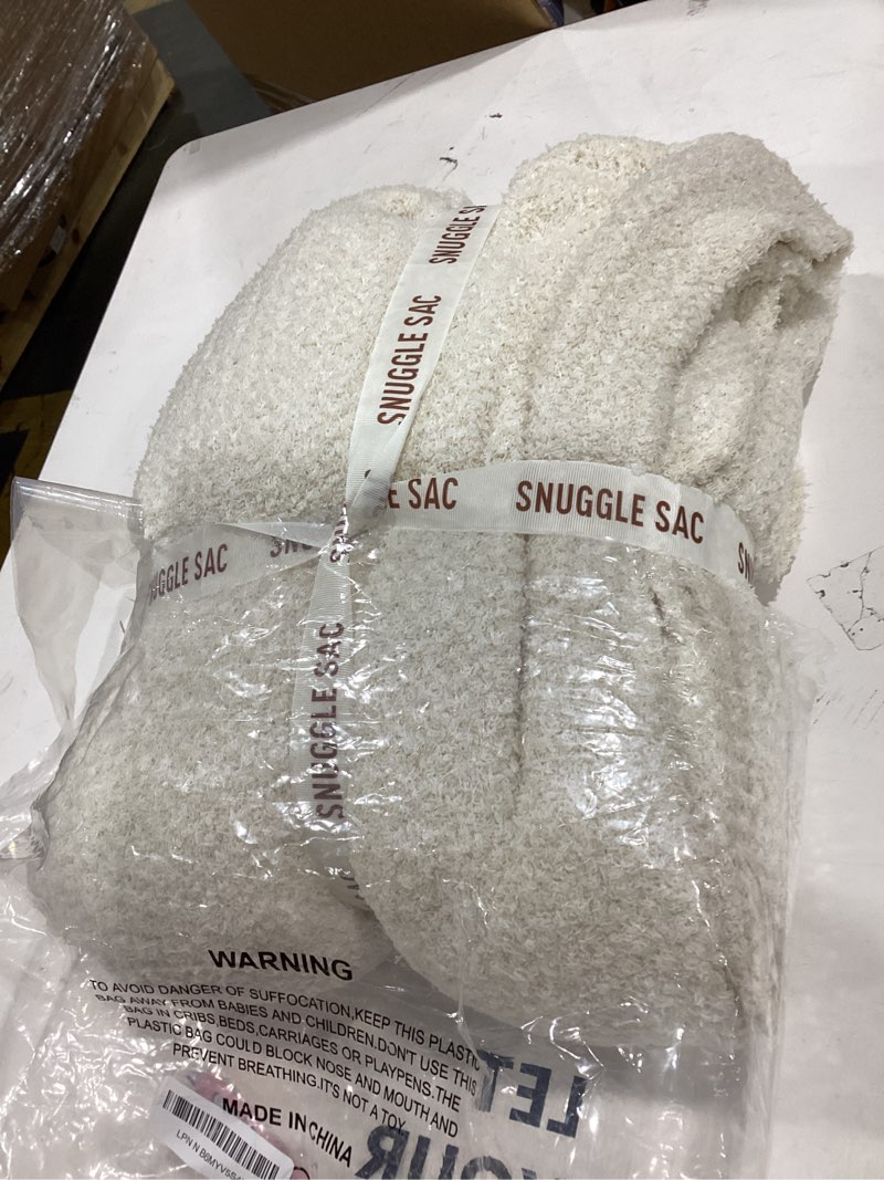 Condition photo showing New/Like New for snuggle sac buttery ivory throw blanket for couch, reversible super soft knitted blankets, warm cozy knit fuzzy plush lightweight throws dupes for sofa, bed, picnic, ivory, 50 x 60 inches heather ivory throw(50"x60")