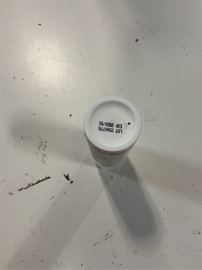 Condition photo showing New/Like New for eltamd uv clear face sunscreen with zinc oxide, oil-free, spf 46 and spf 50 | calms and protects acne-prone skin and rosacea, no white cast, dermatologist recommended, available in three tints and sizes 02 - untinted (1.7 oz)