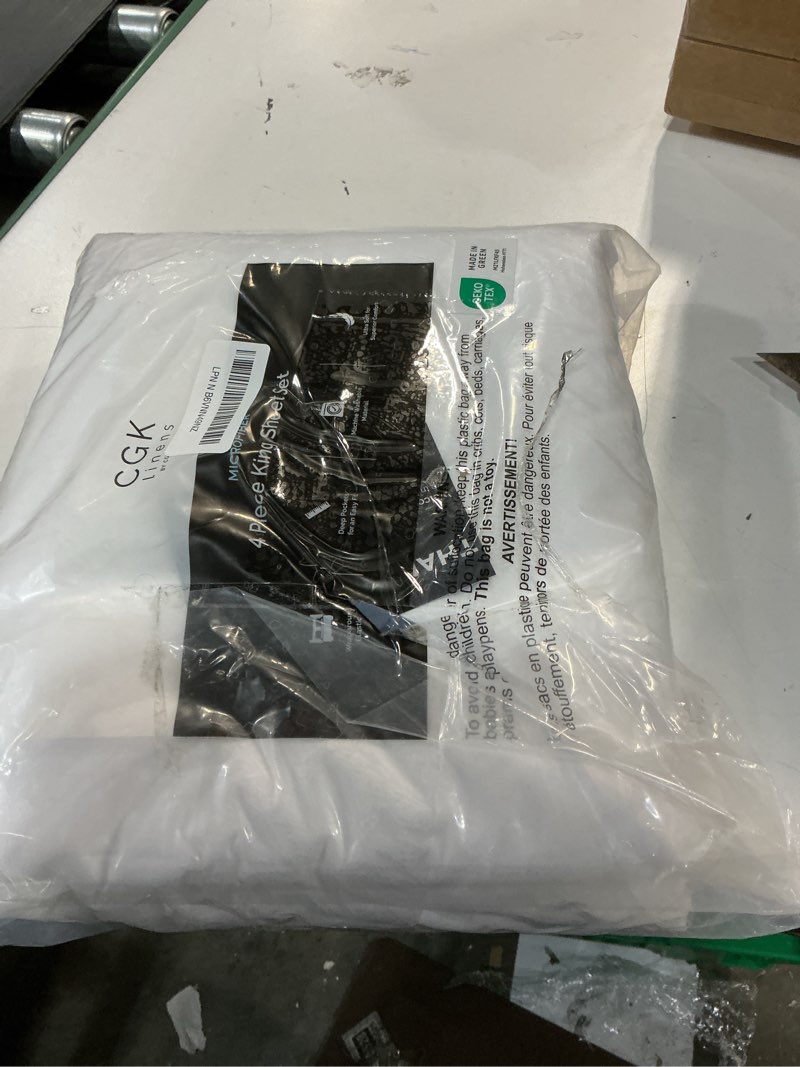 Condition photo showing Good Condition for King Size 4 Piece Sheet Set - Comfy Breathable & Cooling Bed Sheets Set - Hotel Luxury Bedding for Women, Men, Kids, Teens, Boys & Girls - Deep Pockets, Ultra-Soft and Wrinkle Free - Oeko-Tex - White 01 - White King