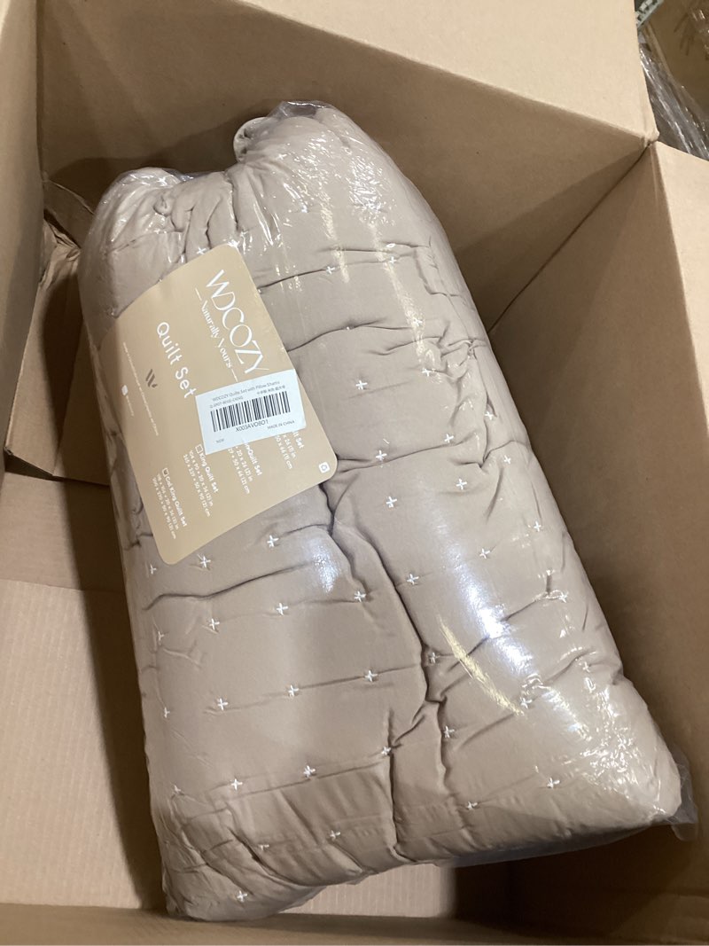 Condition photo showing New/Like New for wdcozy beige twin size quilt bedding sets with pillow sham, tan cream lightweight bedspread coverlet, quilted blanket thin comforter bed cover, all season summer spring, 2 pieces, 68x90 inches deep beige (white cross stitching) twin