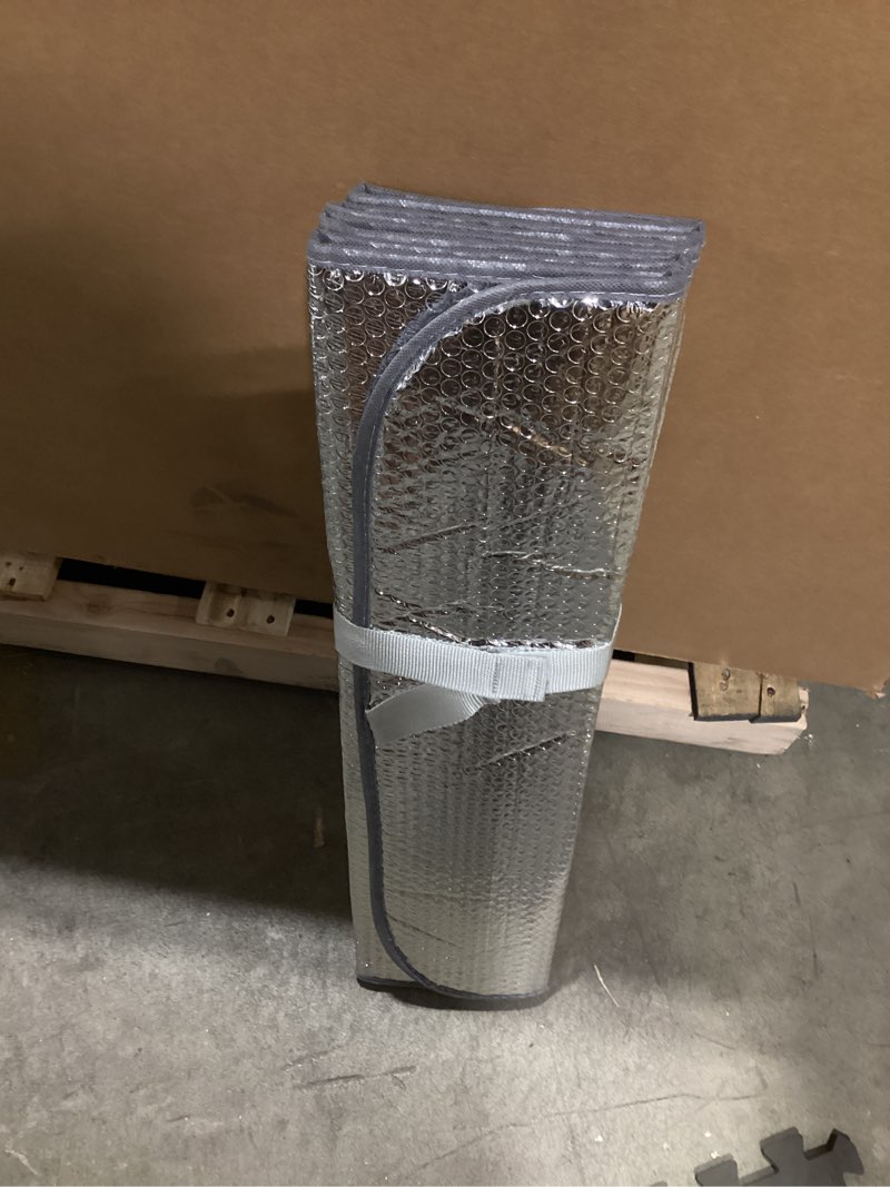 Condition photo showing Good Condition for auto drive heavy-duty silver accordion sunshade