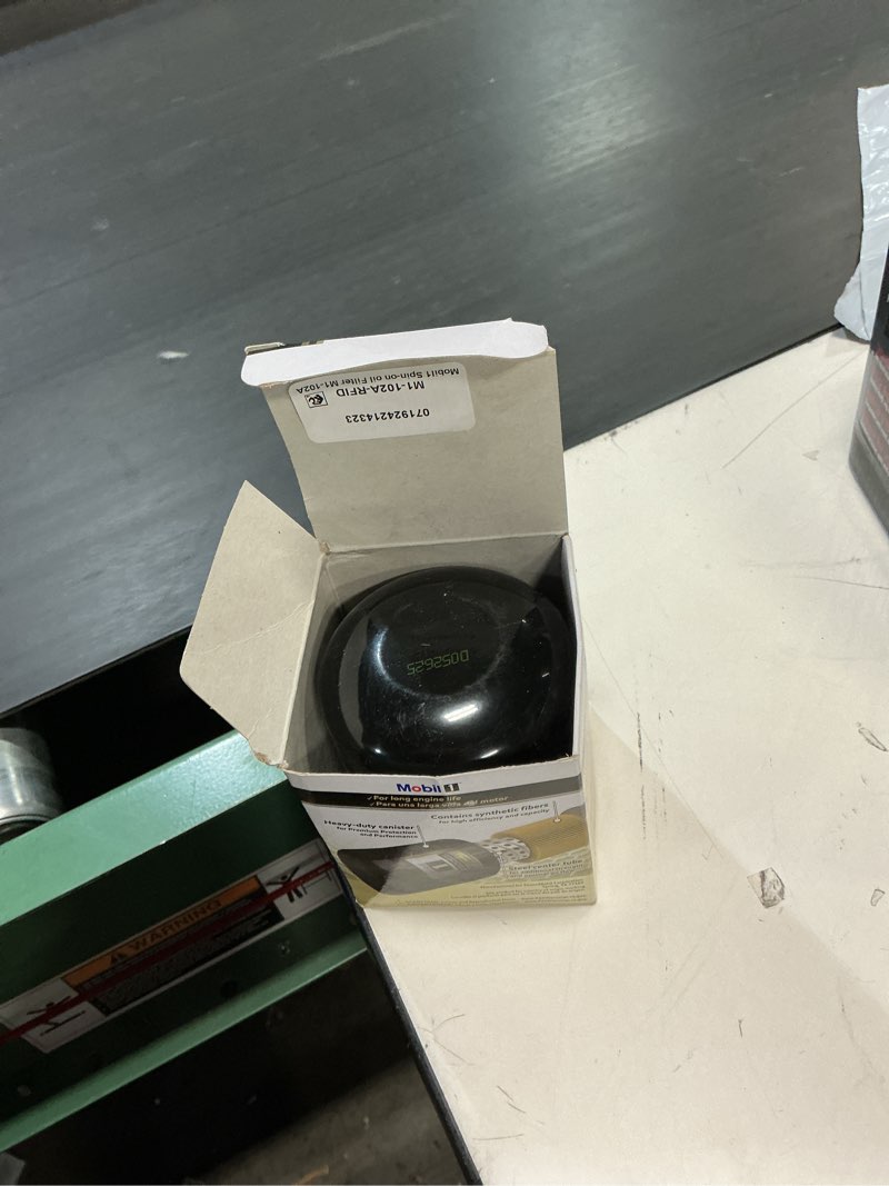 Condition photo showing Good Condition for mobil 1 extended performance, high efficiency, high capacity oil filter (m1-102a)