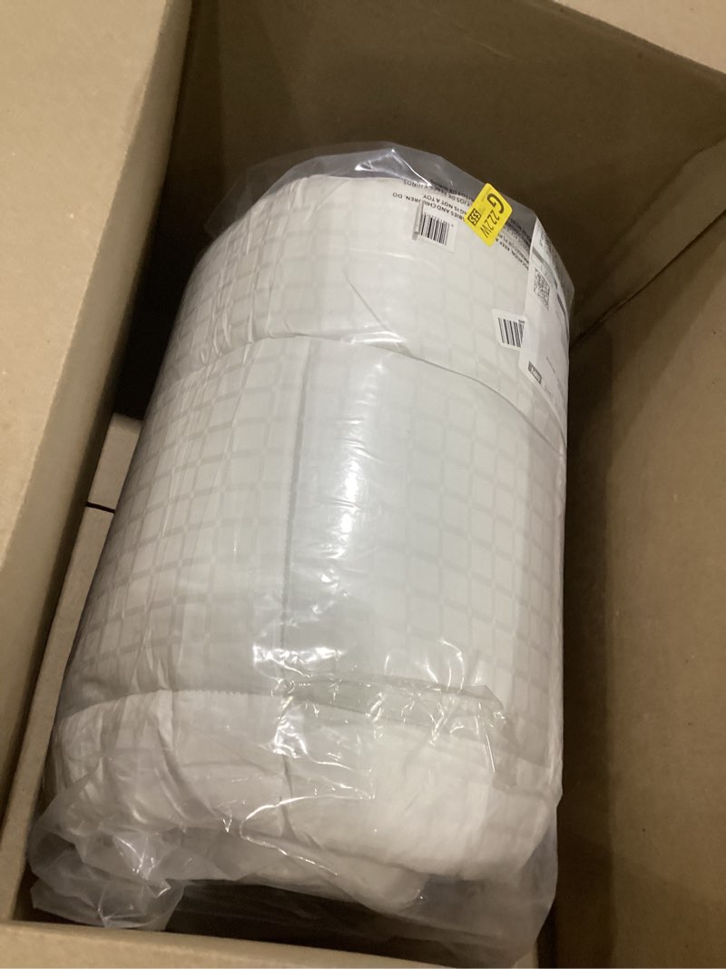 Condition photo showing As Is for serta comfortsure queen mattress cover, fitted pillow top mattress pad, super soft and breathable quilted cotton protector with 18" elastic deep pockets for secure fit, white